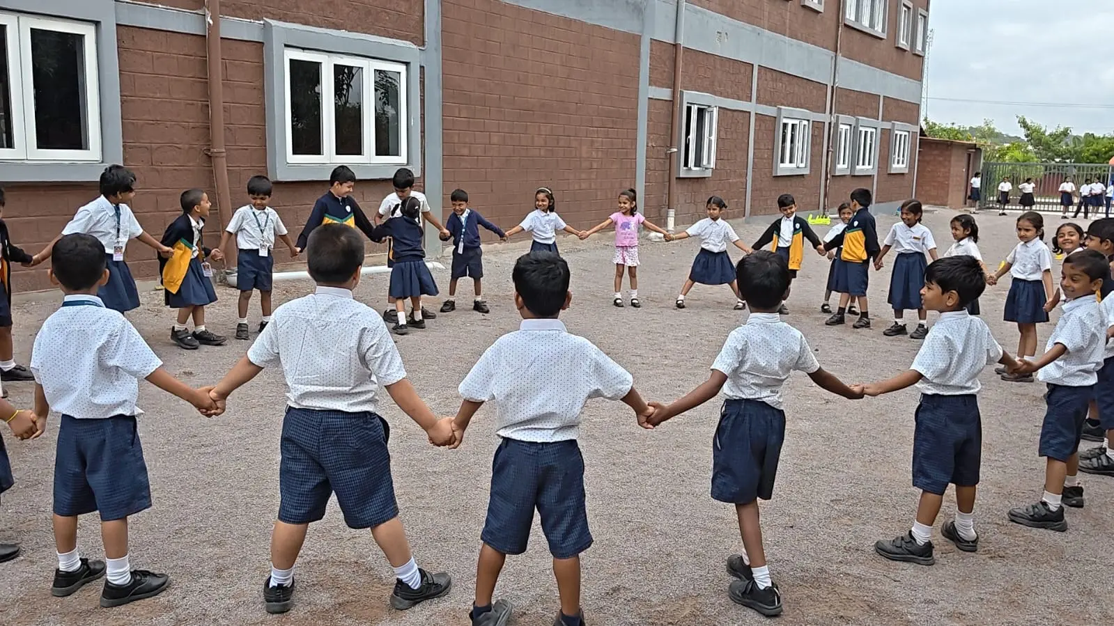 A game that teaches teamwork at Vvyasa School