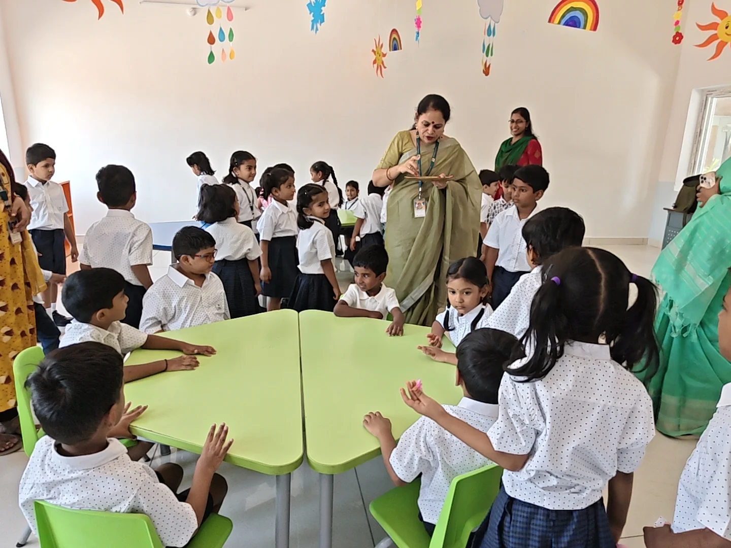 A lesson that sparks a question at Vvyasa School